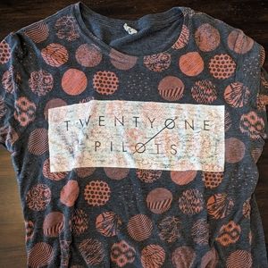 Twenty One Pilots band shirt, women size medium